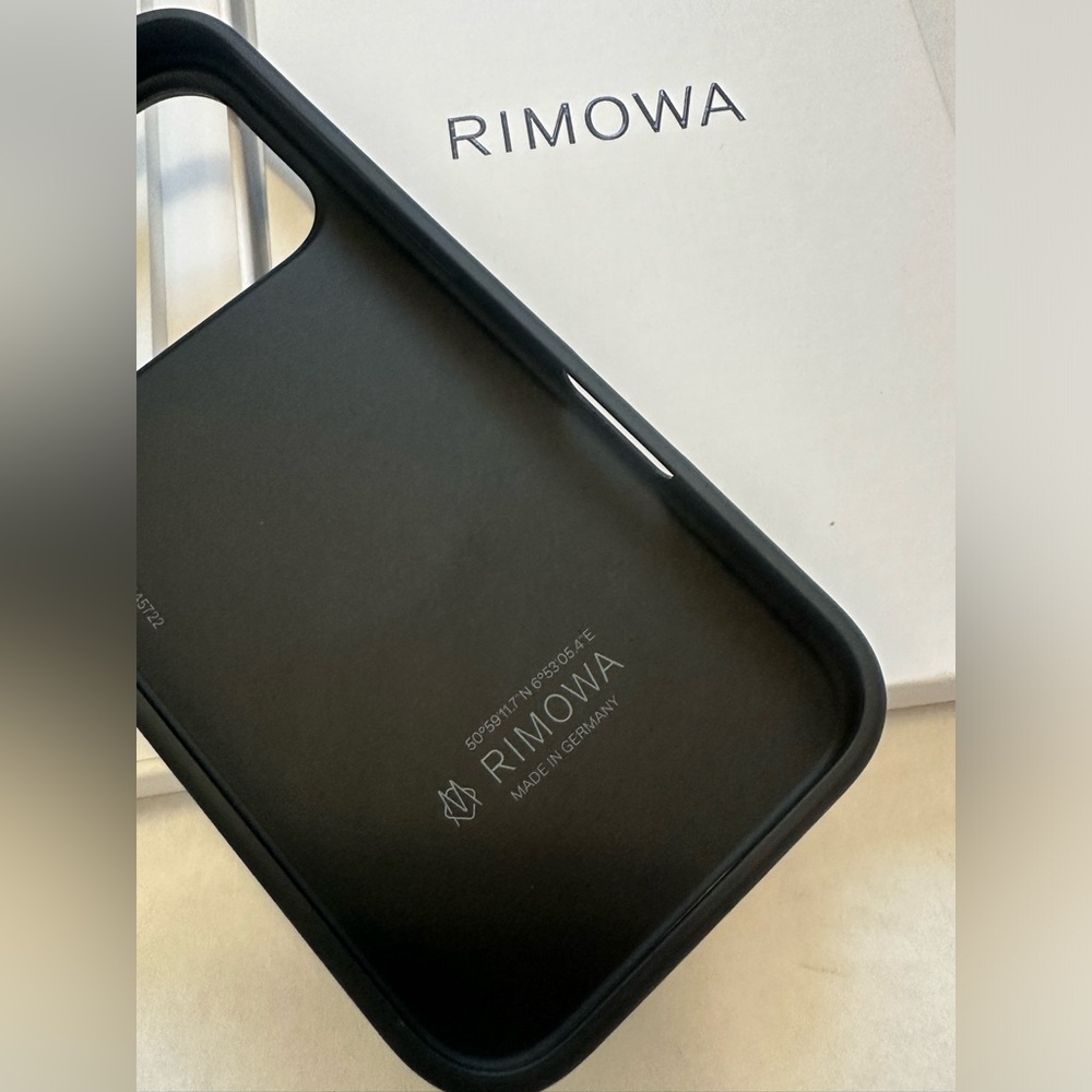 Rimowa Iphone Case Aluminum For Iphone 17 Pro - Picture 5 of 5